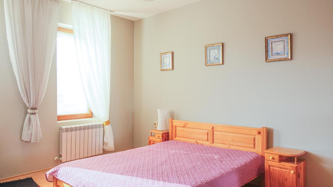 The Sunny Of Veliko Tarnovo-amazing View, Location *